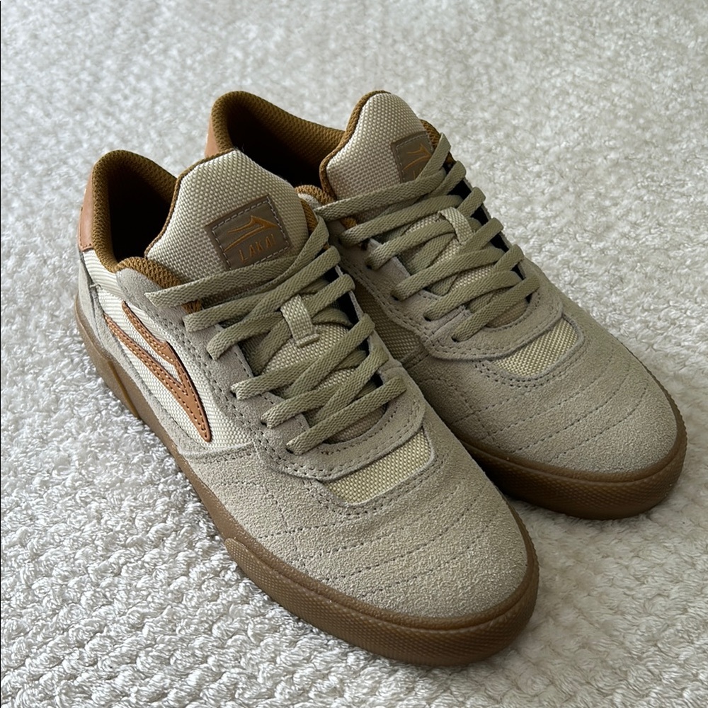 Brand New Men's Tan Skate Shoes